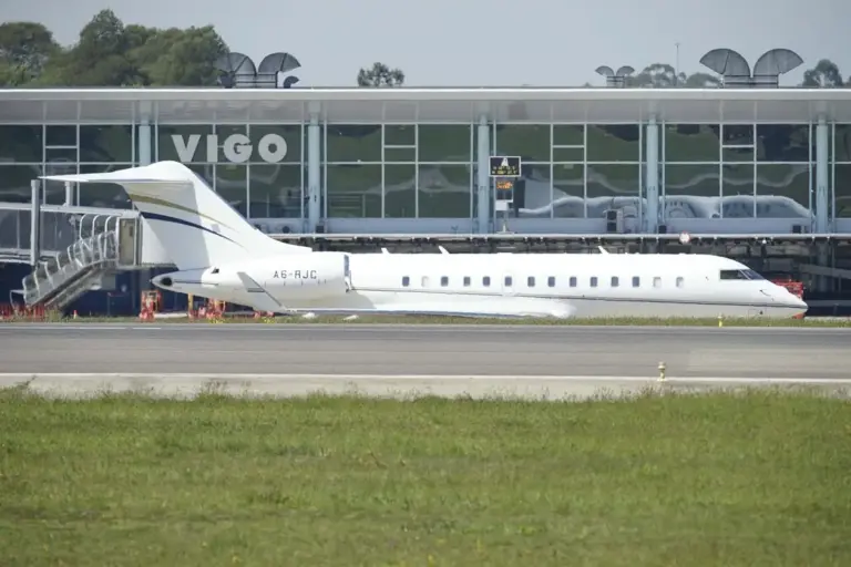 El aeropuerto de Peinador cumple un año sin nuevas rutas en Vigo y el Concello exige financiación a tercios