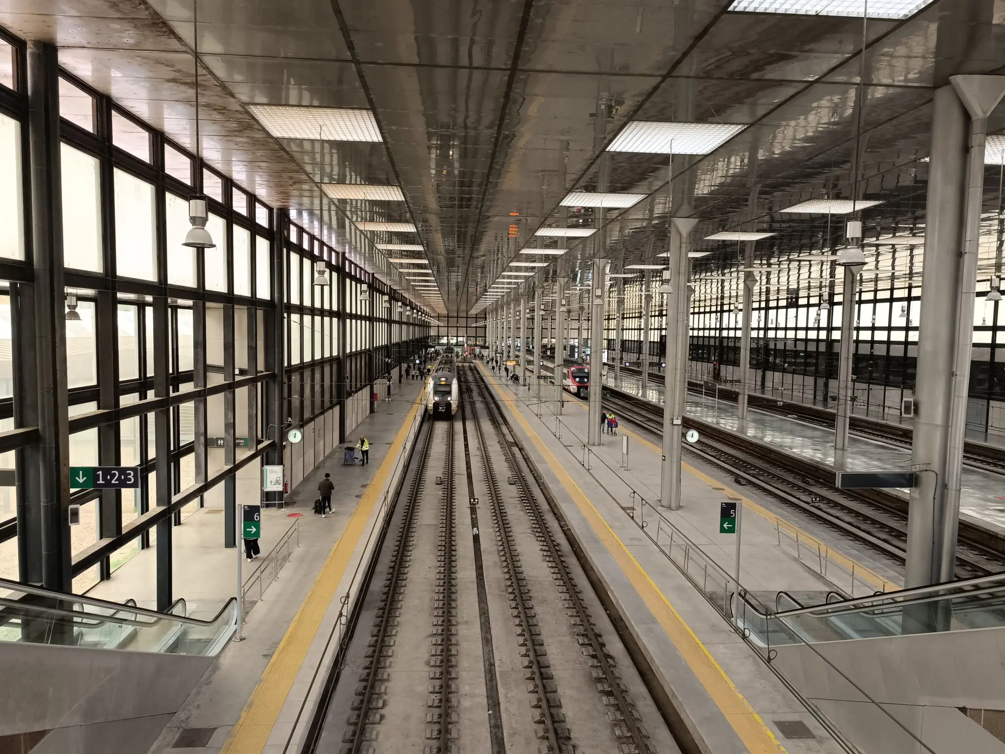 Una avería deja sin AVE durante horas a Málaga, Sevilla y Córdoba y corta la media distancia andaluza 1 Moncloa trenes Sevilla Málaga