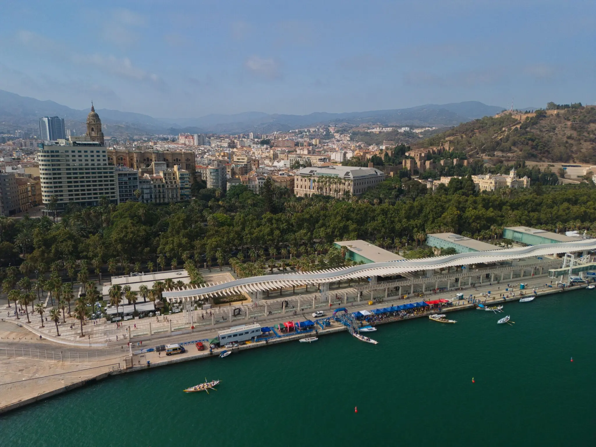 Banco Mediolanum Andalucía prevé duplicar su negocio en cinco años tras crecer un 80% 1 Moncloa banca privada Andalucía