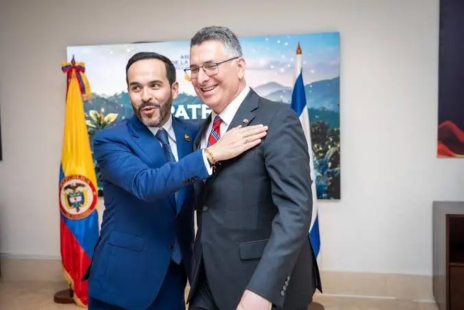 Bombardeos y megacárceles: el implacable plan de Abelardo de la Espriella contra la guerrilla 1 Moncloa Colombia e Israel. Fuente: Agencias