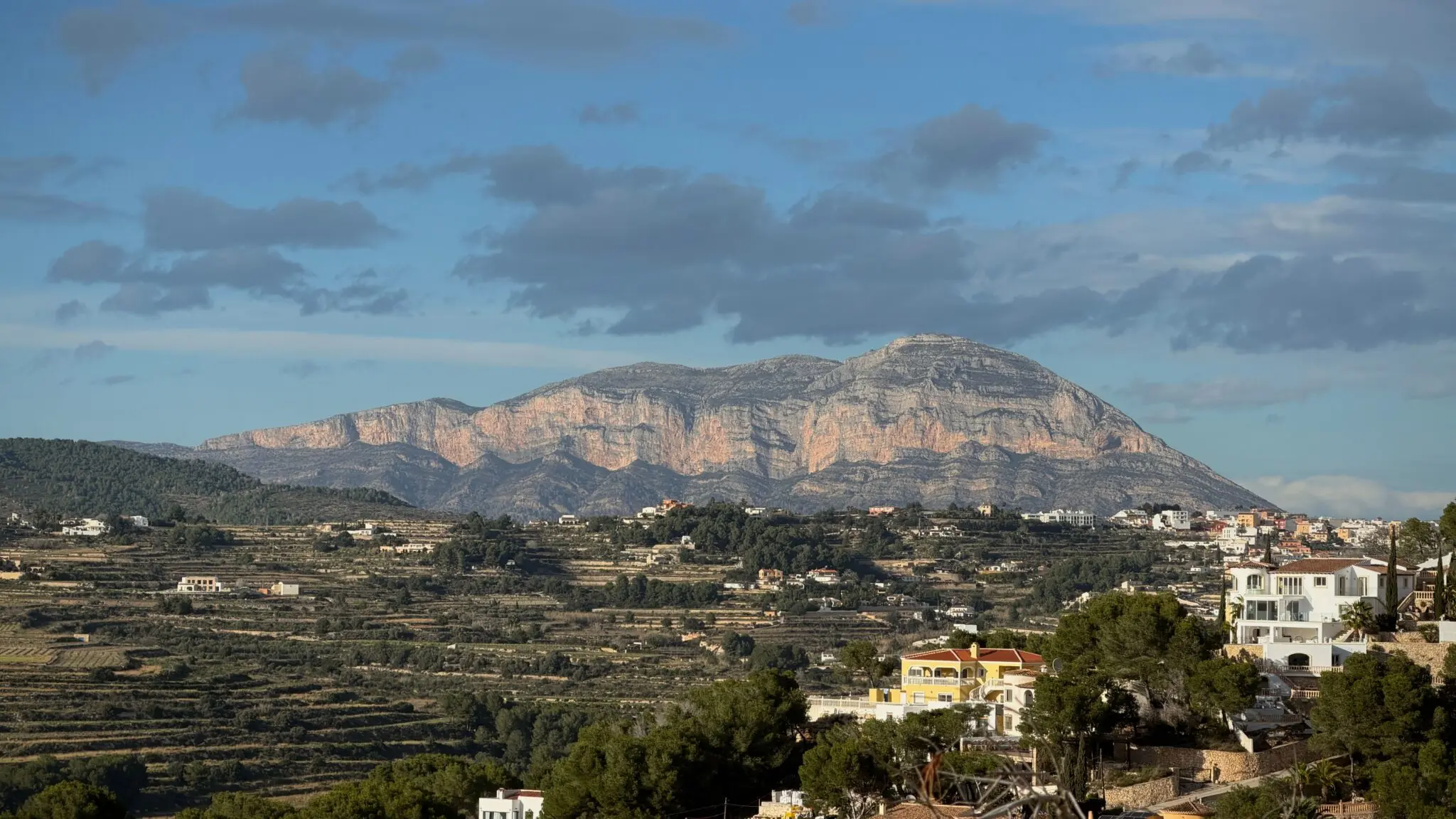 Compromís política municipal: Aitana Mas aspira a la Alcaldía de Crevillent y Mónica Oltra, candidata en València 1 Moncloa Aitana Mas Crevillent