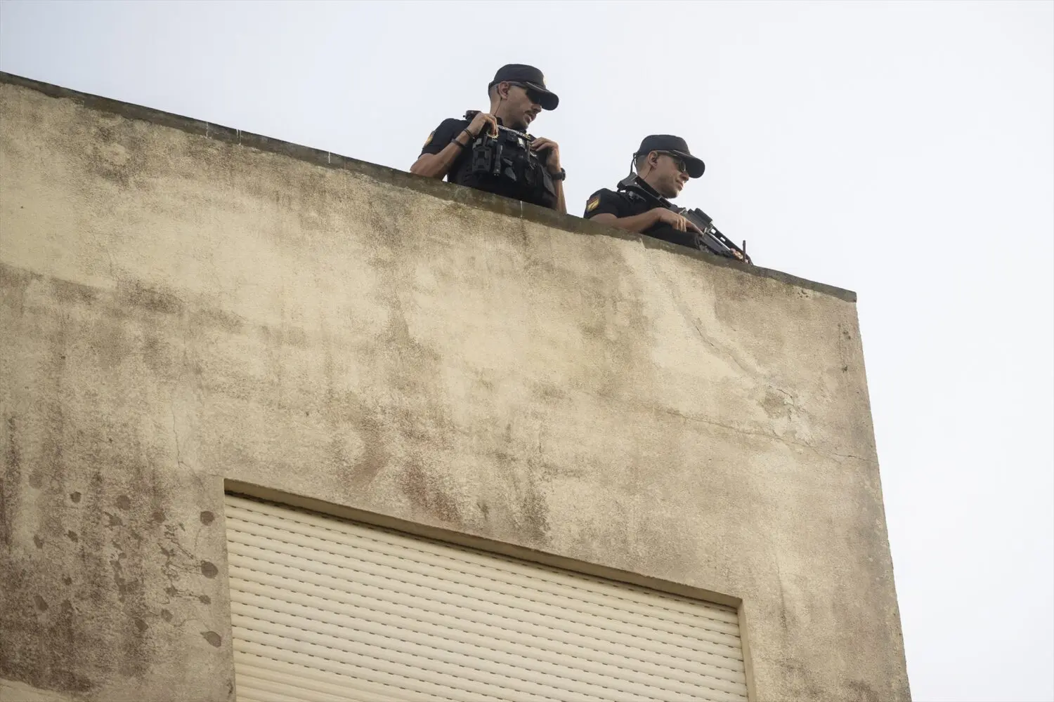 dos_agentes_policia_nacional_concentracion_protestar_consecuencias_crisis Dos agentes de Policía Nacional en Ceuta. AGENCIAS