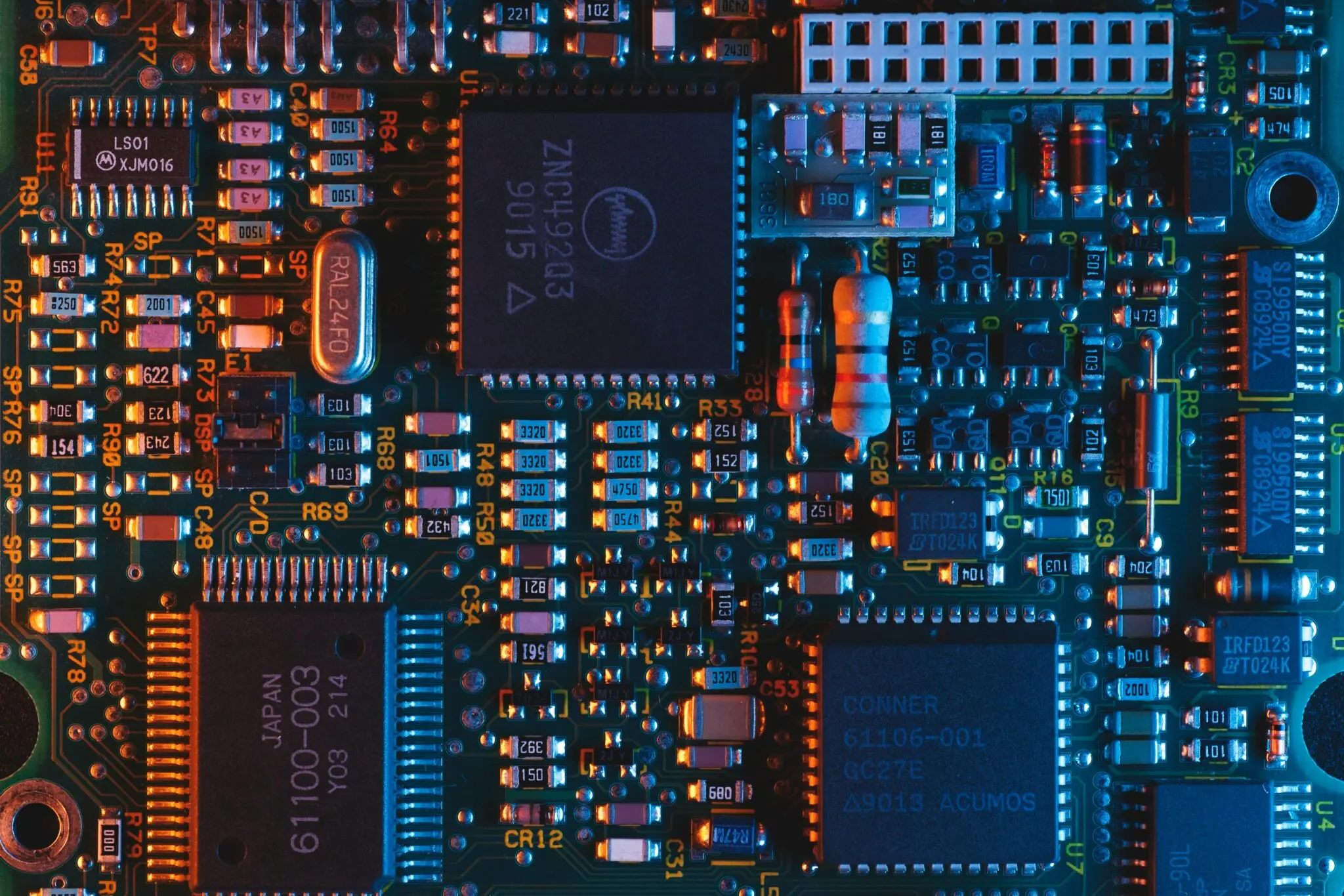 La industria de chips china acelera su avance pese a los controles de exportación de EE. UU. 1 Moncloa semiconductores China EE. UU.
