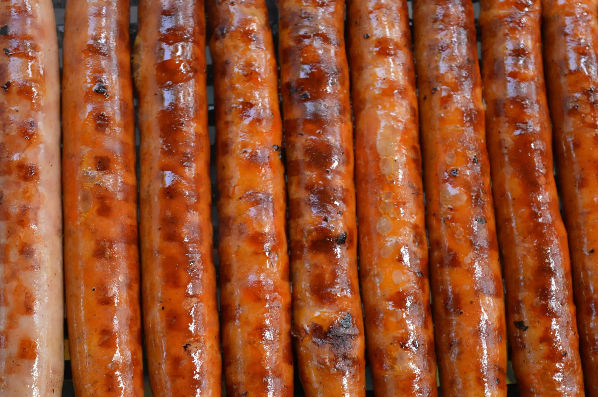 Adiós al embutido seco: el aviso viral de un carnicero sobre por qué no hay que pinchar el embutido en la barbacoa 1 Moncloa trucos barbacoa