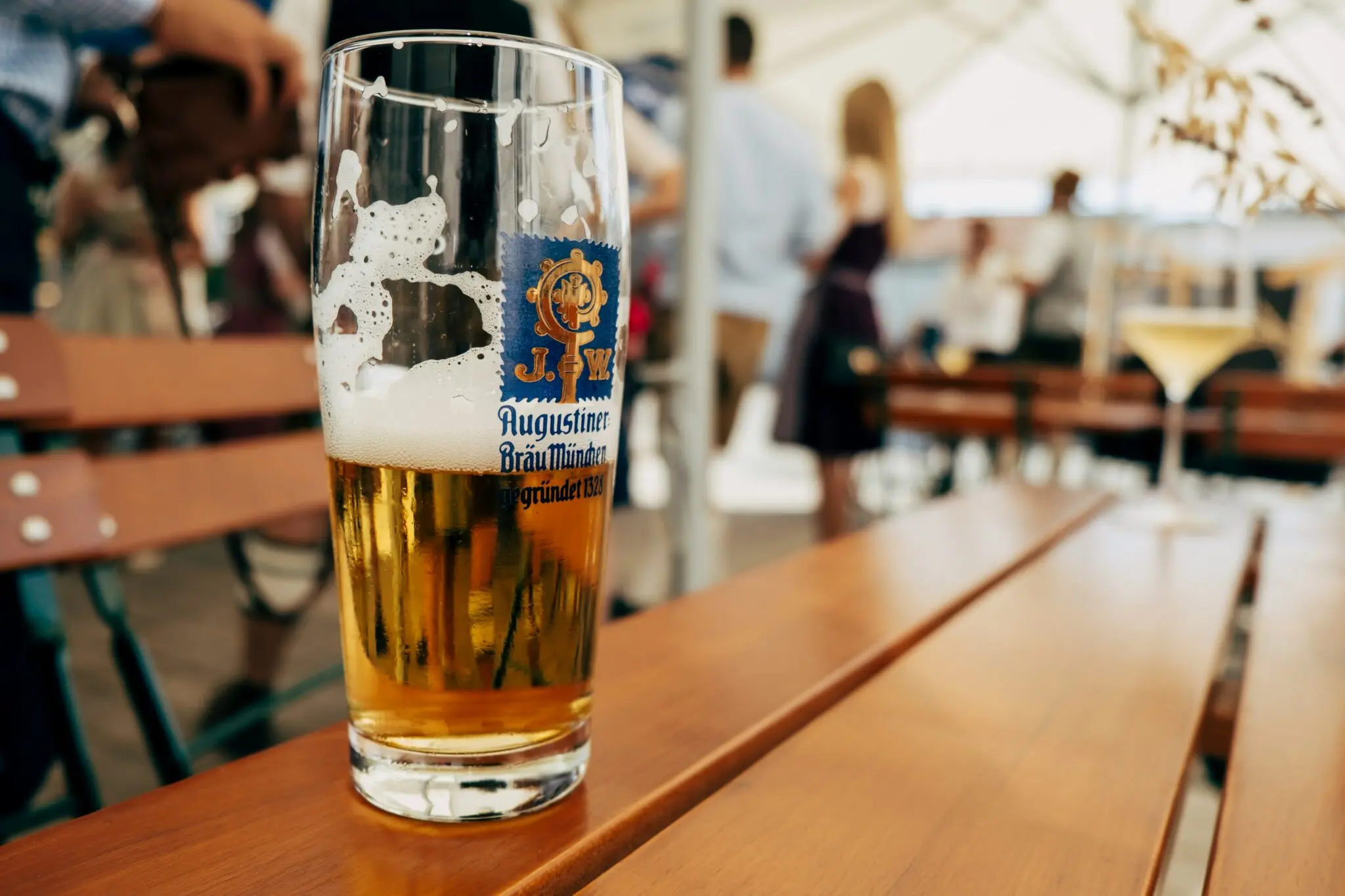 oktoberfest-madrid-bar-cervezas-leinerha-portada oktoberfest en madrid