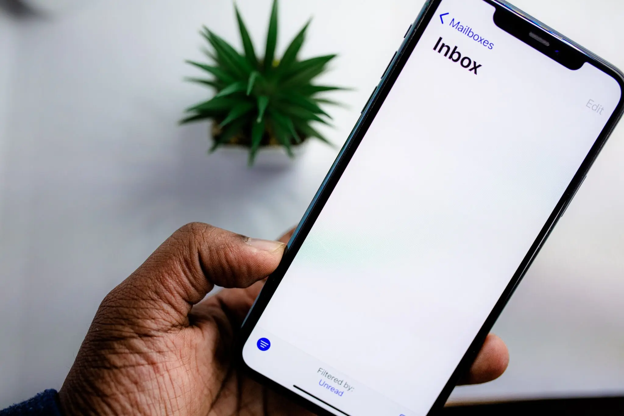 Revolut filtración KYC: un email falso desde un dominio estatal real expone selfies y bitcoins 1 Moncloa fraude suplantación gobierno