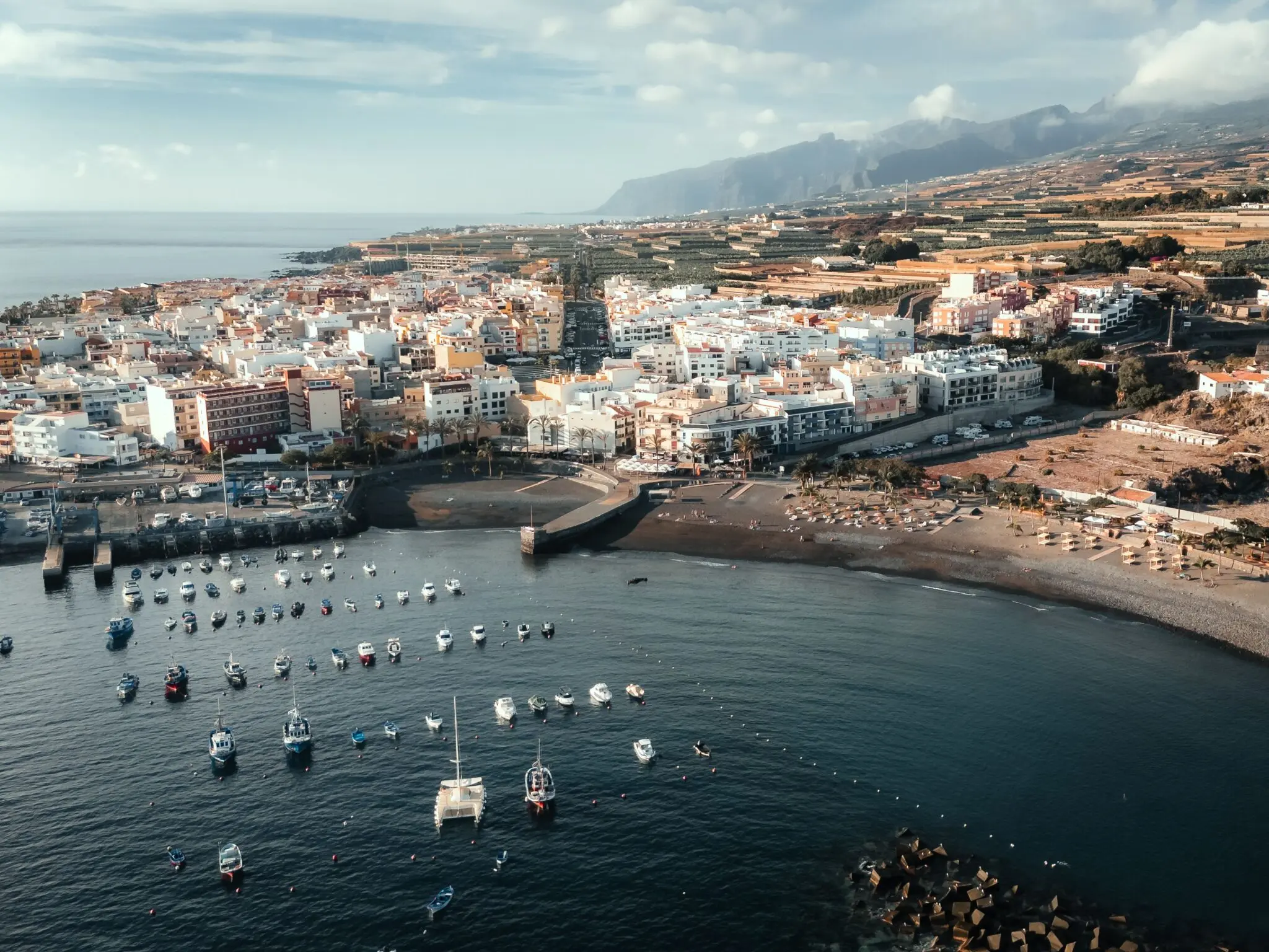 Canarias sube al cuarto puesto en servicios sociales pero deja a 14.000 personas fuera de la dependencia 1 Moncloa dependencia Canarias