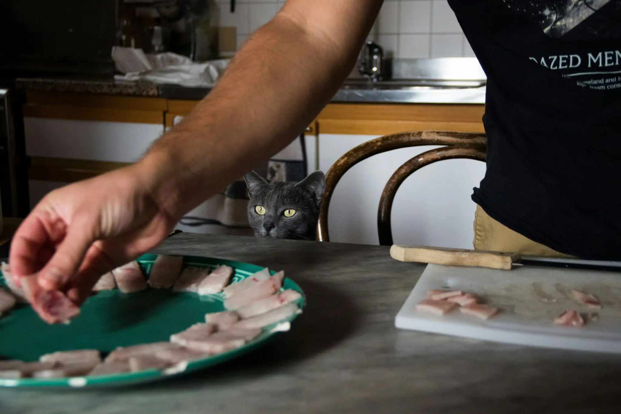El truco de Arguiñano para el pescado frito perfecto: el ingrediente que casi nadie usa 1 Moncloa karlos arguiñano pescado frito