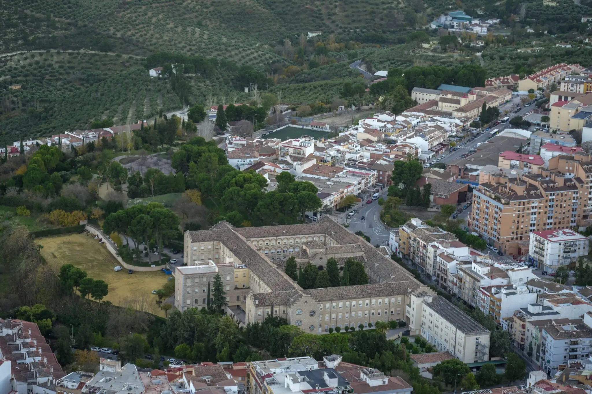 Andalucía roza los 7 millones de viajeros de turismo interior: Jaén lidera el segmento provincial 1 Moncloa viajeros turismo interior