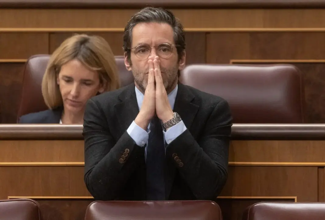 Cayetana Álvarez de Toledo y Borja Sémper en el Congreso de los Diputados Cayetana Álvarez de Toledo y Borja Sémper en el Congreso de los Diputados