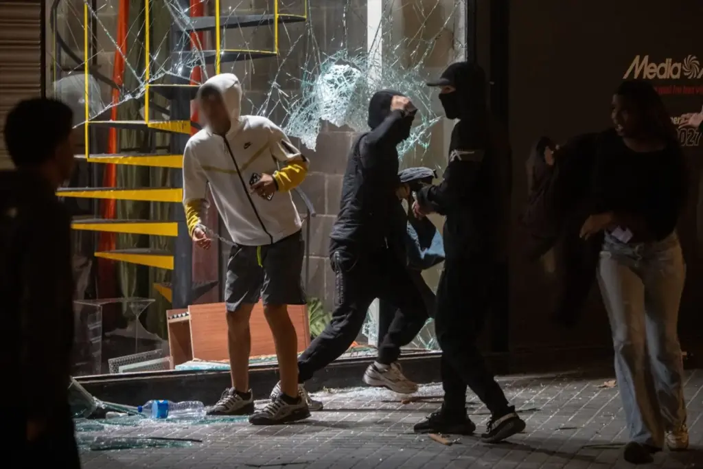 De TikTok a Telegram: así se organiza Blocus tras los disturbios de Barcelona 2 Moncloa Disturbios en el centro de la ciudad