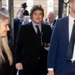 Milei carga contra Sánchez en Madrid y arropa a Abascal en plena precampaña electoral española