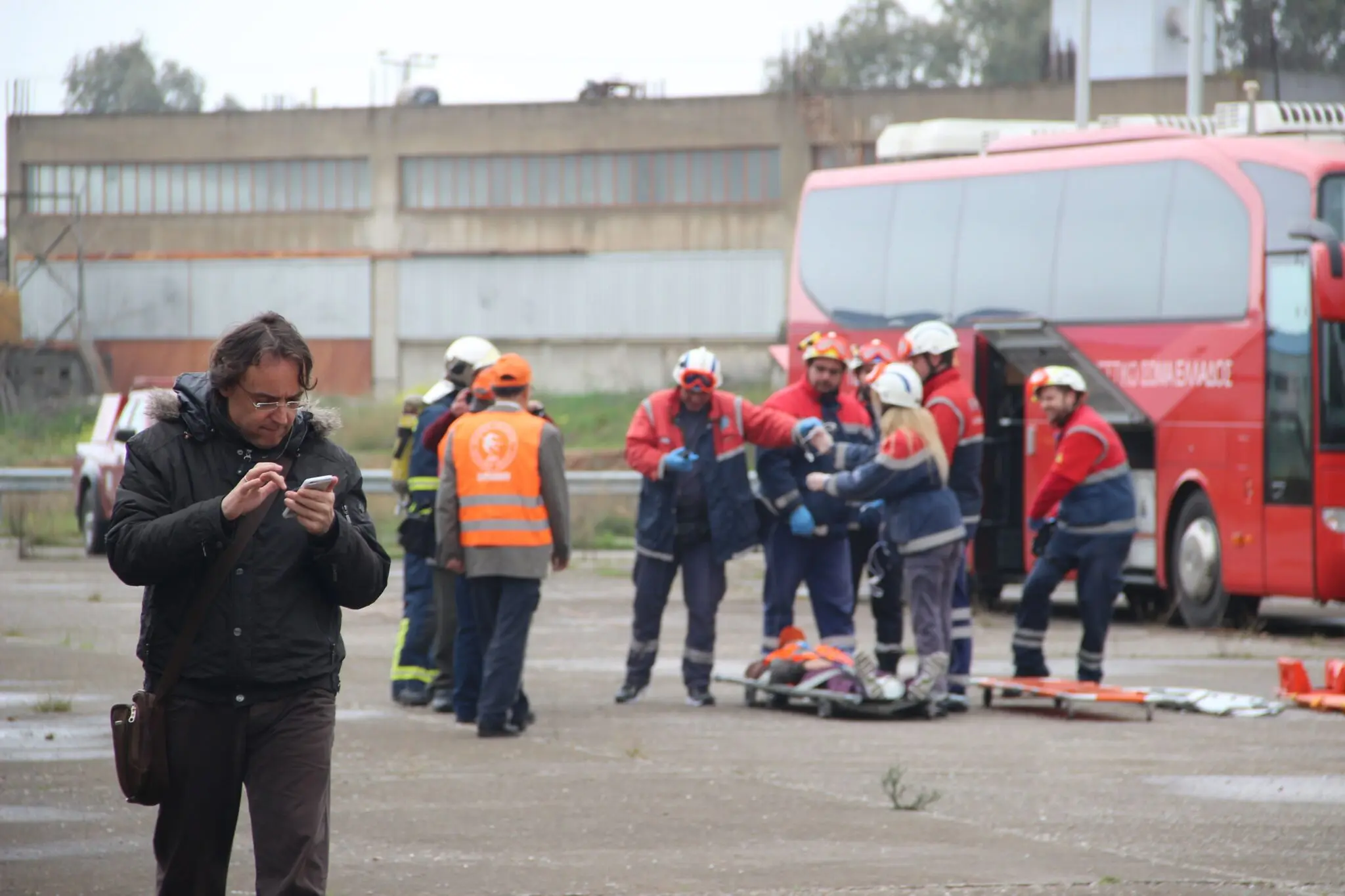 El 061 de Andalucía despliega UVI móviles y equipos forenses de Sevilla y Córdoba en el accidente de Urda 1 Moncloa UVI móviles 061