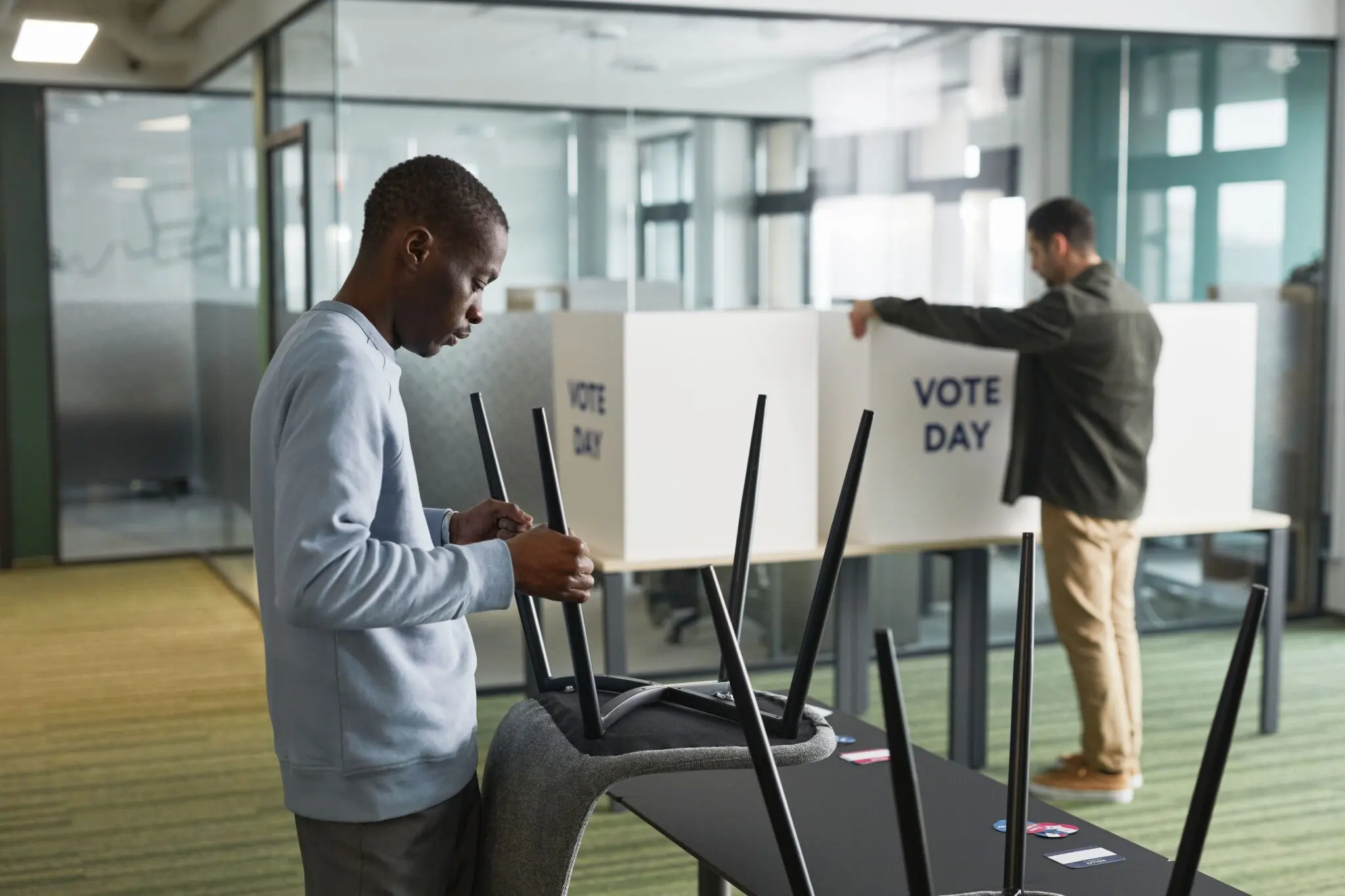 El adelanto electoral del 29-N paraliza la misión del Parlamento Europeo en València por la DANA 1 Moncloa adelanto electoral 29-N