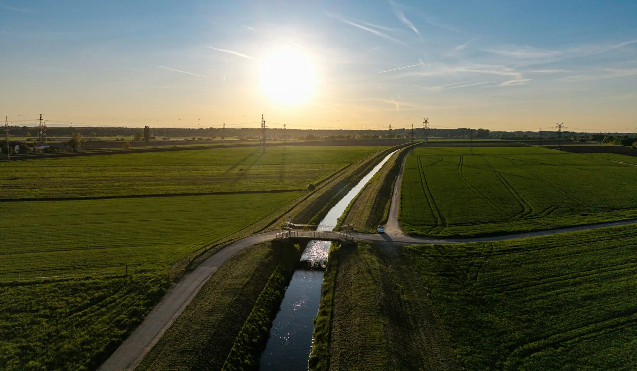 Bruselas avala las ayudas al gasóleo agrícola de 52 millones: las claves y a quién llegan 1 Moncloa Comisión Europea ayudas Estado