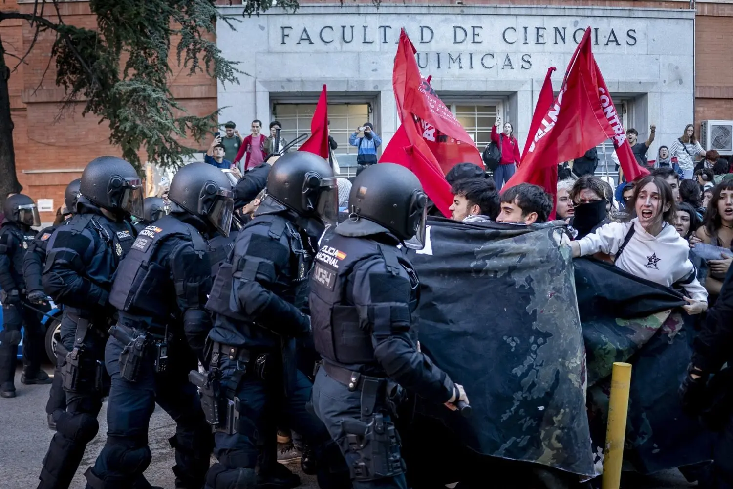 cargas_policiales_manifestacion_campus_ciudad_universitaria_14_octubre_2026 Las cargas policiales en la UCM. Agencias.
