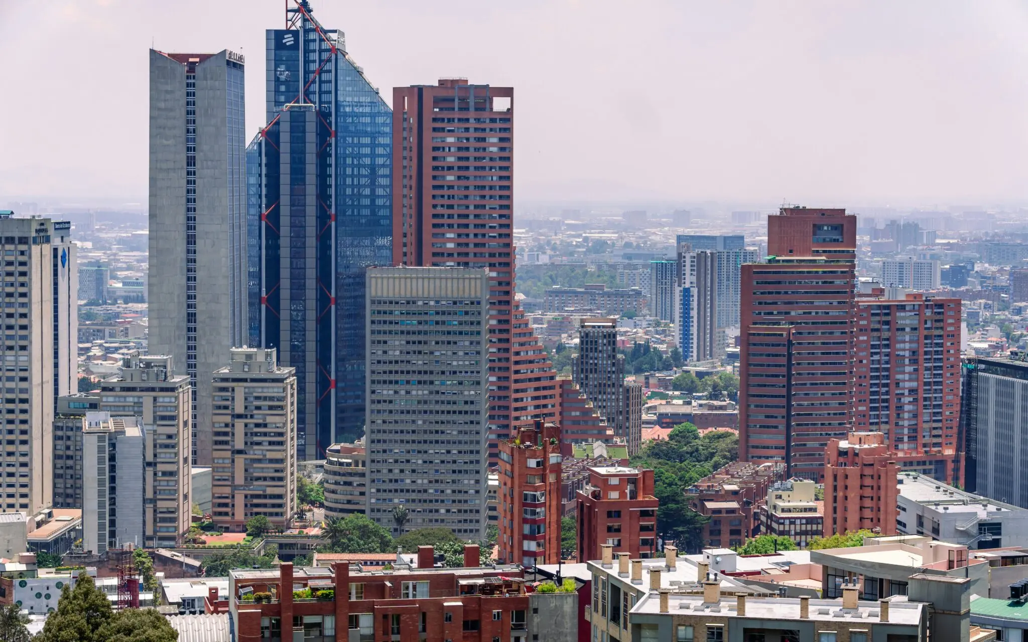 El déficit fiscal de Colombia golpea a BBVA y Santander: los intereses se comen el 28% del recaudo 1 Moncloa banca española Colombia