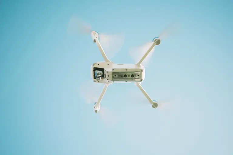 Drones de Ucrania alcanzan Omsk y golpean un nudo industrial en Siberia