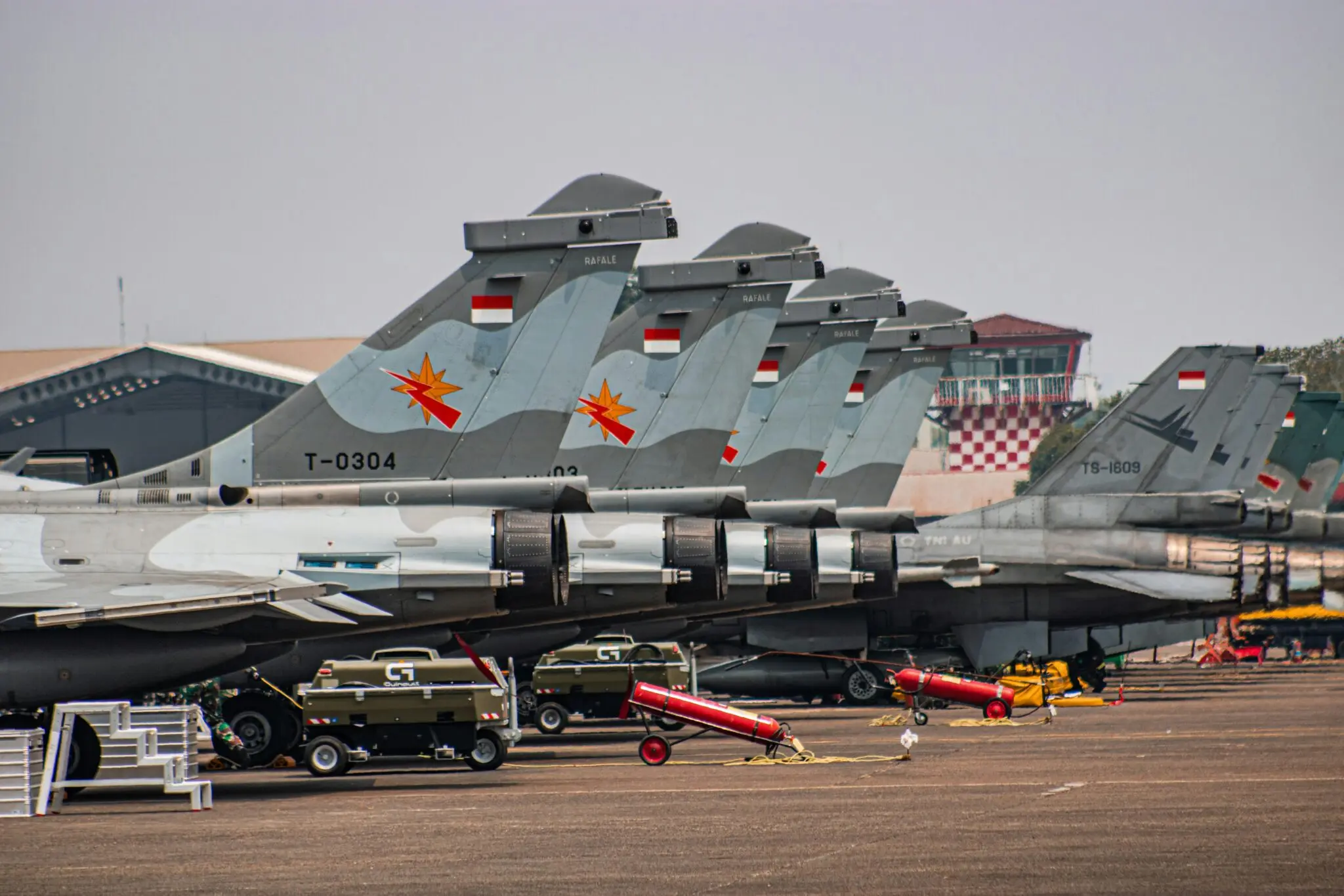 EE. UU. retira sus bombarderos de la base británica de Fairford tras reactivarse la alerta terrorista 1 Moncloa RAF Fairford