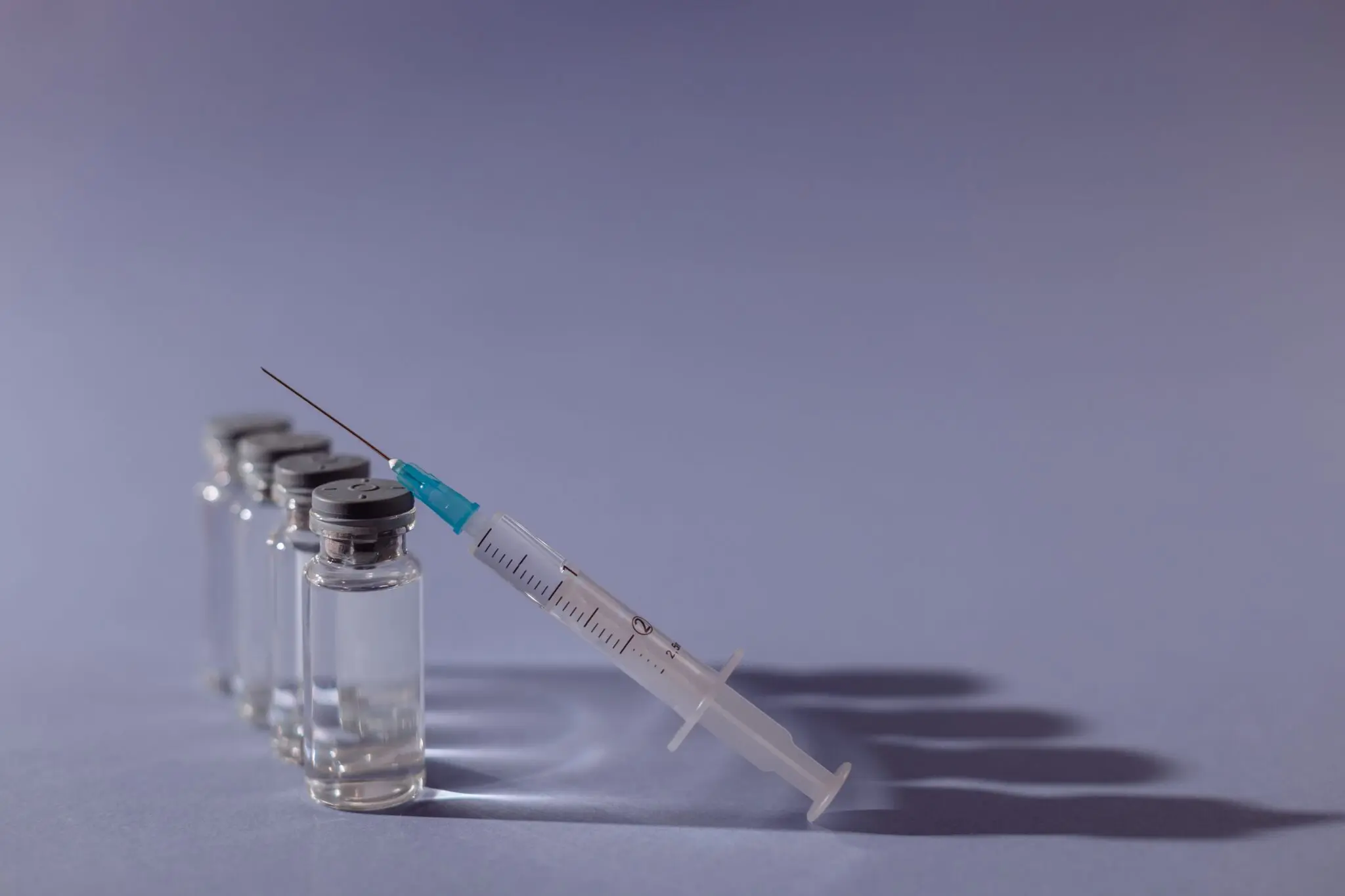 La Xunta arranca el ensayo Combogal para medir la protección extra de la vacuna conjunta de gripe y covid 1 Moncloa vacuna gripe y covid