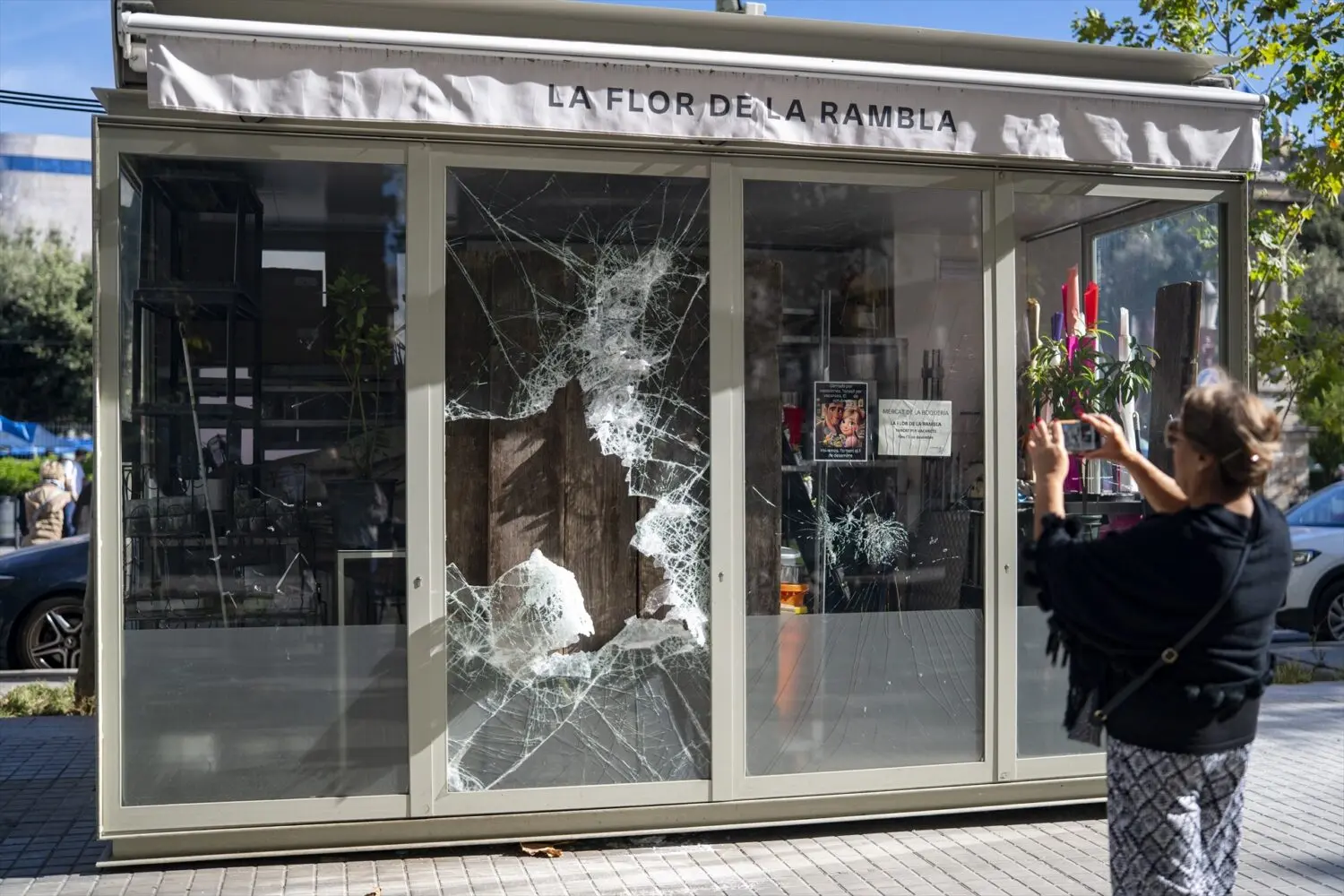 escaparates_destrozados_disturbios_ayer_sabado_barcelona_25_octubre_2026