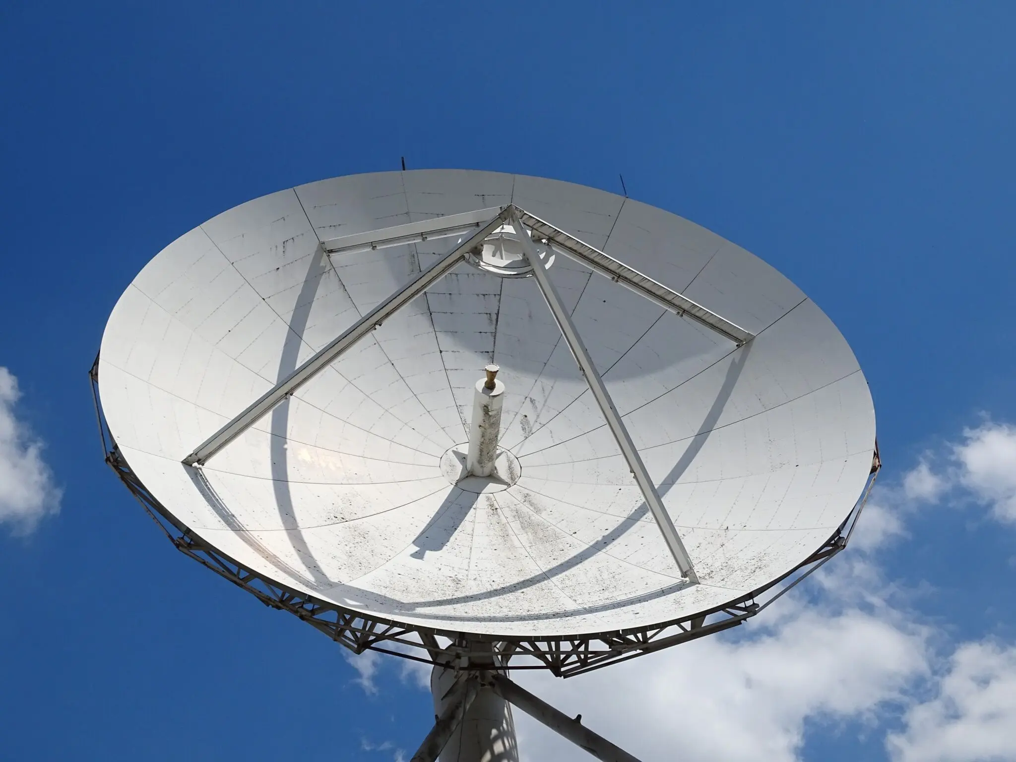 LeoLabs detecta un 'rendezvous' orbital: el espionaje satelital ruso acecha al radar ICEYE de Ucrania 1 Moncloa Kosmos 2612