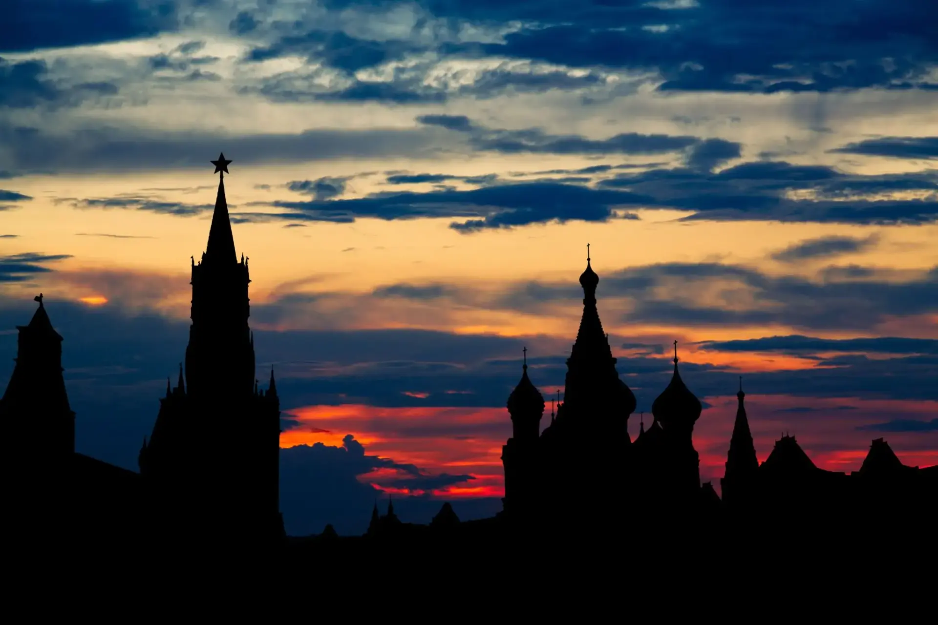 europa-excluida-ucrania-kremlin-emiratos-portada Europa excluida Ucrania
