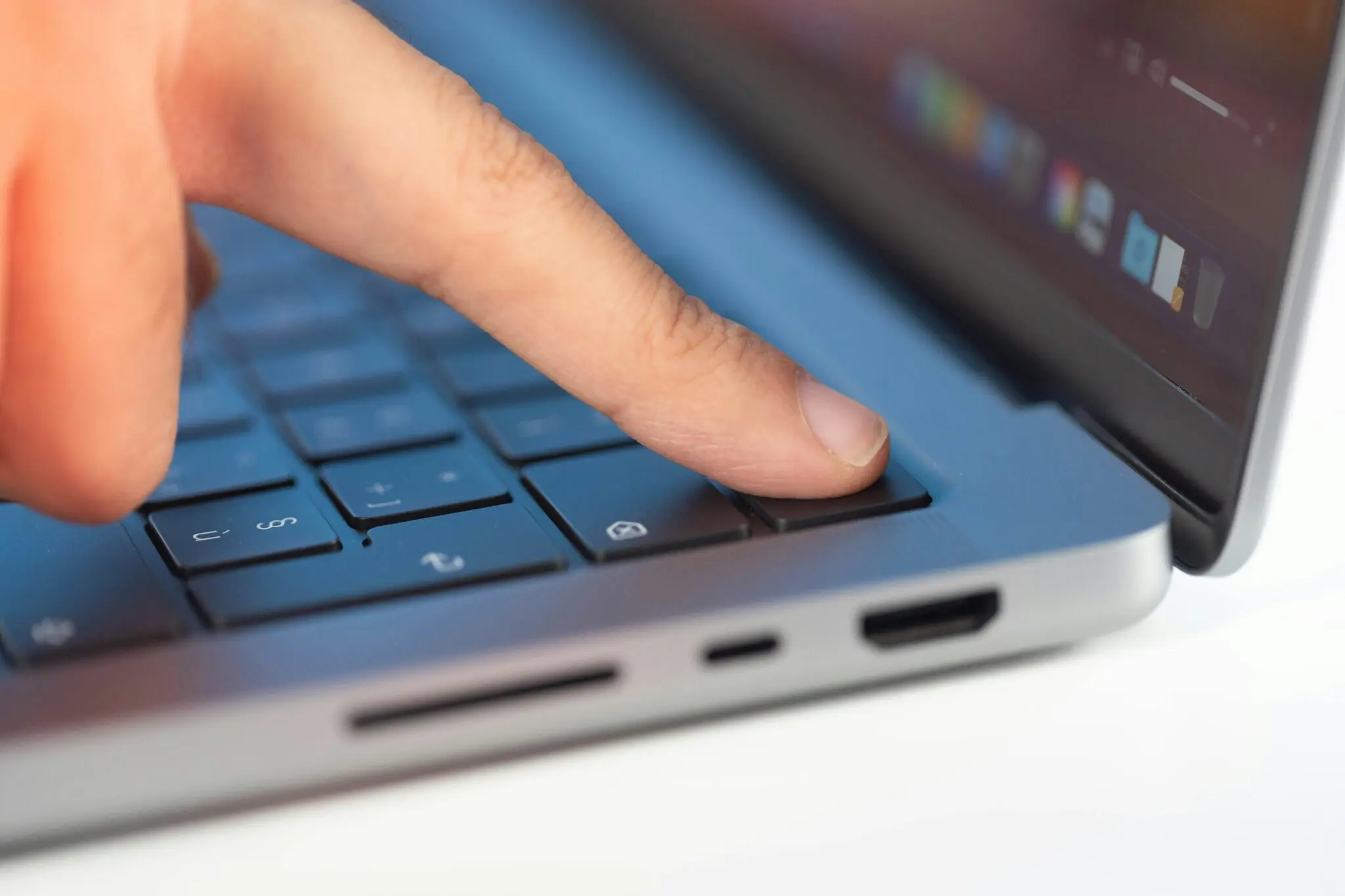 El evento de Apple en octubre: MacBook Pro OLED táctil, chips M6 e iPad mini 8 el 28 1 Moncloa MacBook Pro OLED