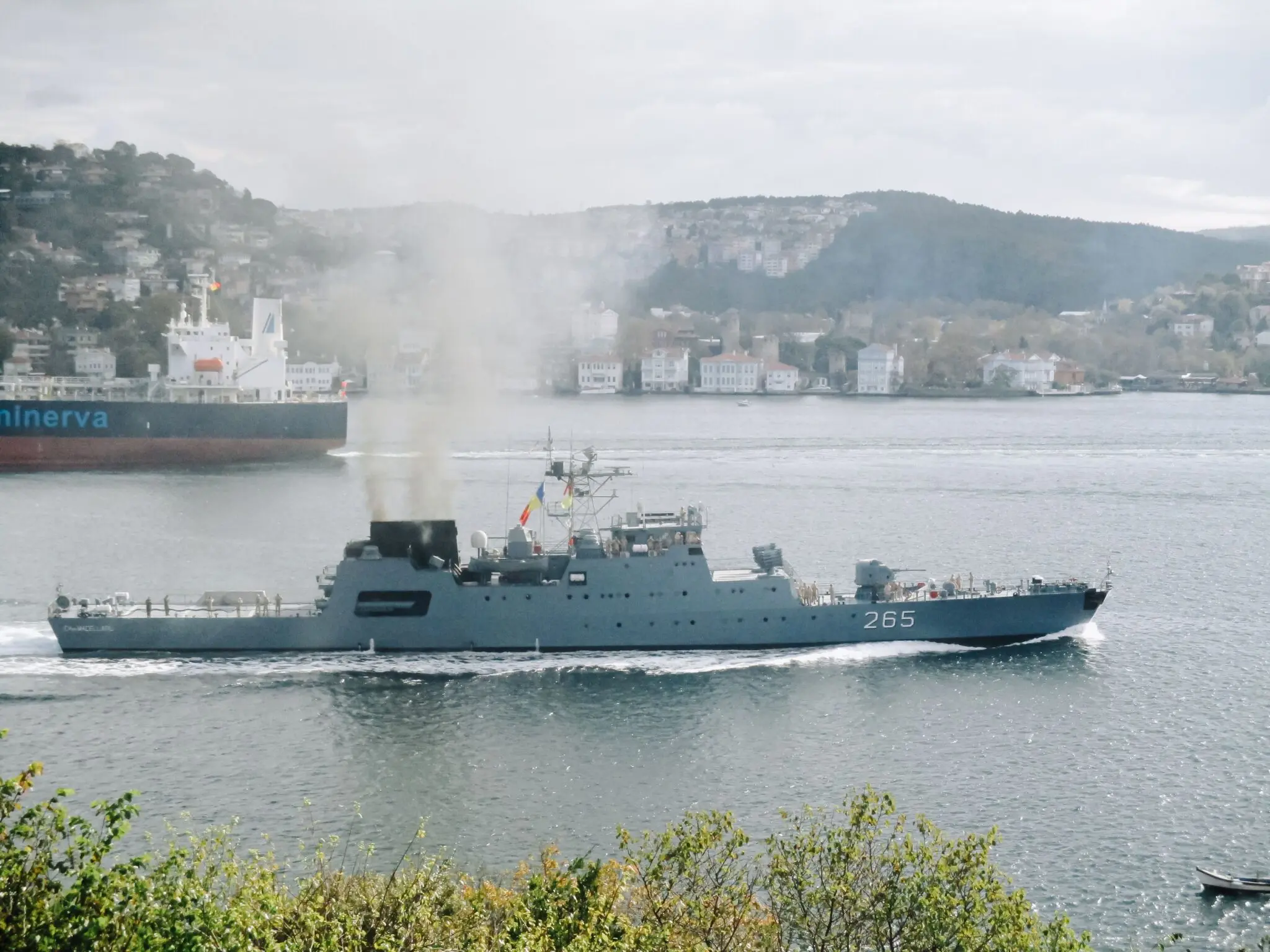 francia-intercepta-petrolero-ruso-flota-portada petrolero ruso flota fantasma