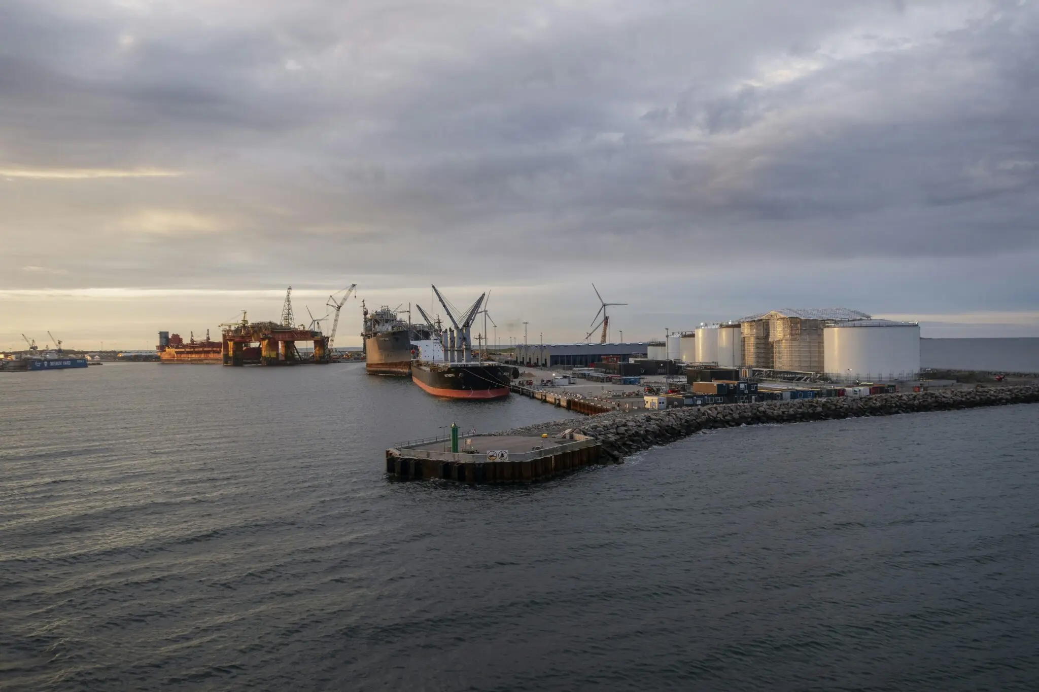 EQT y Range Resources cierran la fusión que crea el mayor productor de gas natural de EE. UU. 1 Moncloa GNL Estados Unidos