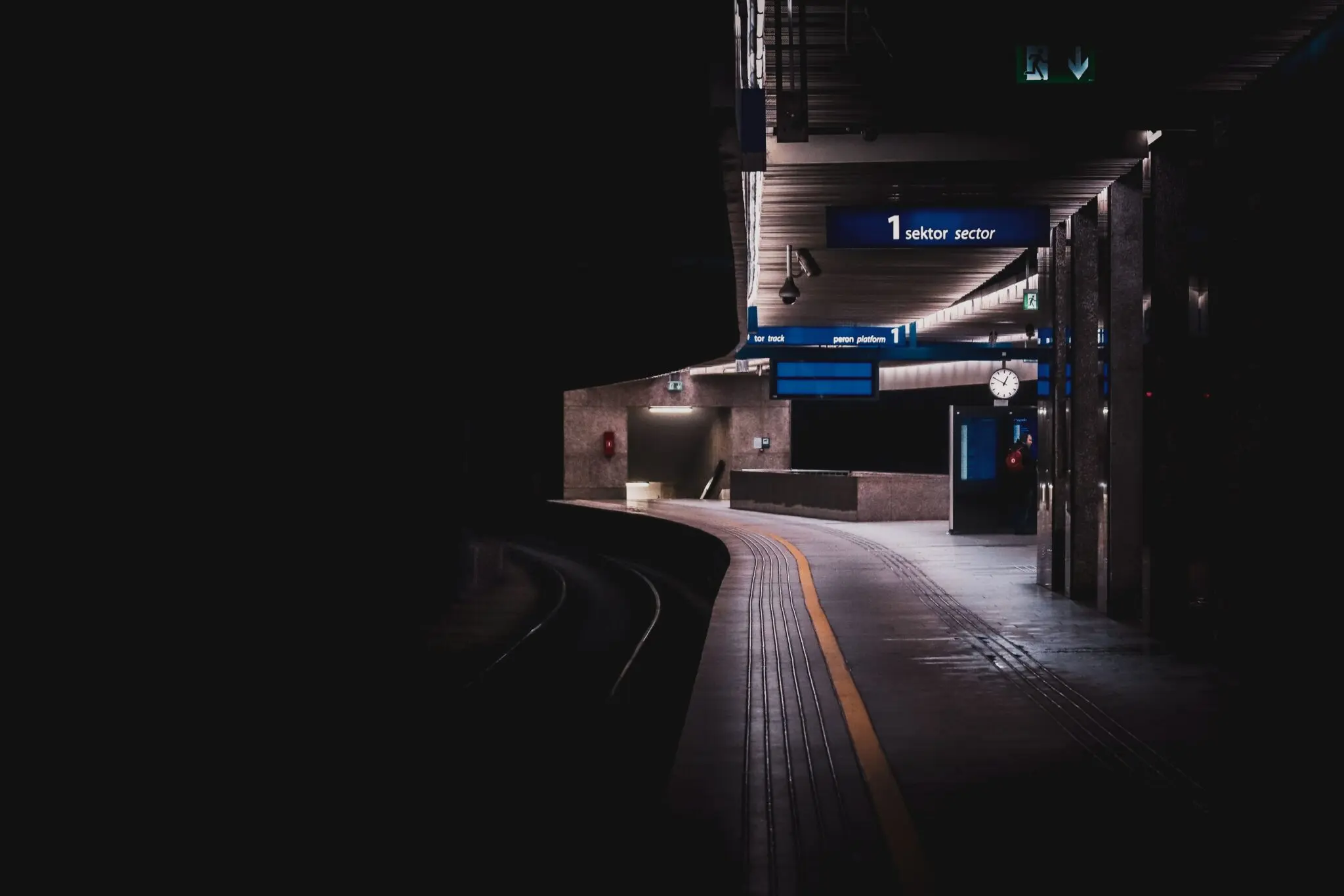 El túnel de la estación intermodal de Ourense: el refugio sin luz y con un 90% de humedad de las personas sin hogar 1 Moncloa estación intermodal Ourense