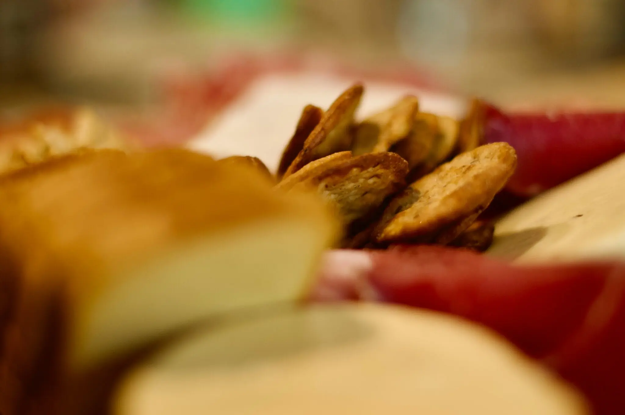 El queso de oveja al pesto de Aldi que conquista las tablas: aperitivo gourmet por 3,79 euros 1 Moncloa queso curado Aldi precio