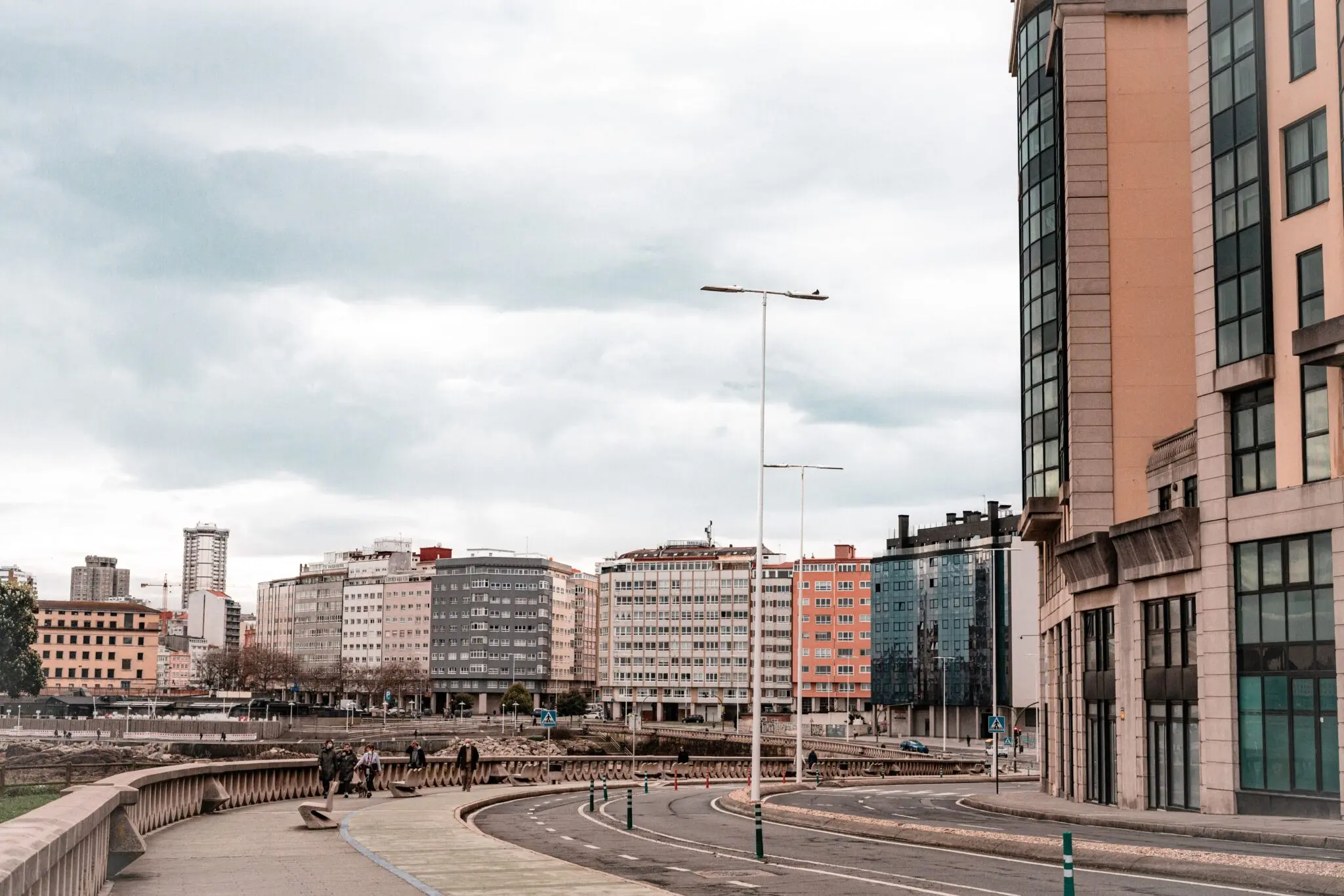 Roberto Rivas, el bombero que se negó a desahuciar en A Coruña en 2013, alerta: «La burbuja va a estallar» 1 Moncloa desahucios A Coruña