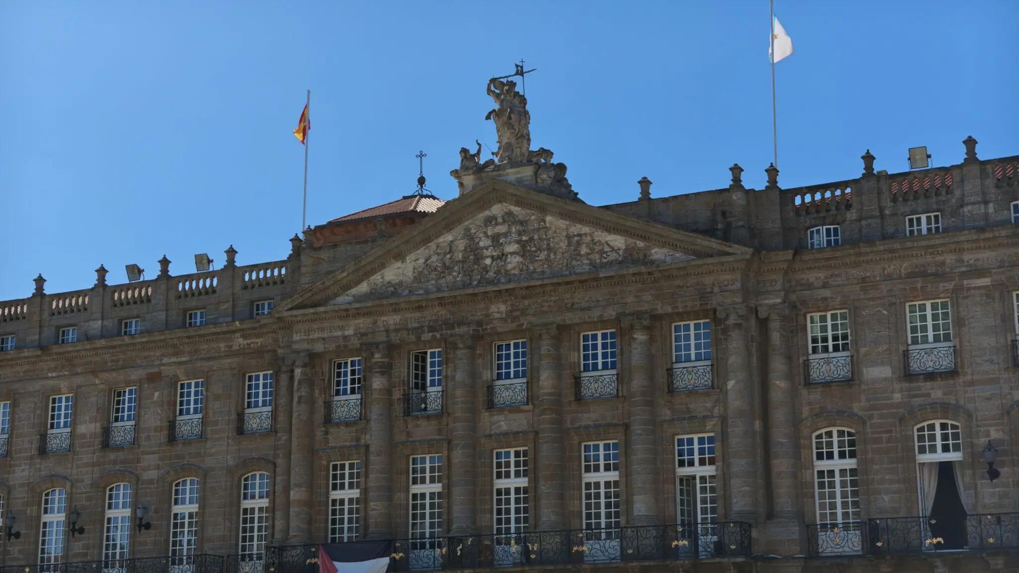 Rueda avala las sospechas del PP sobre el voto por correo y exige 'máximas garantías' para el 29N en Galicia 1 Moncloa Alfonso Rueda