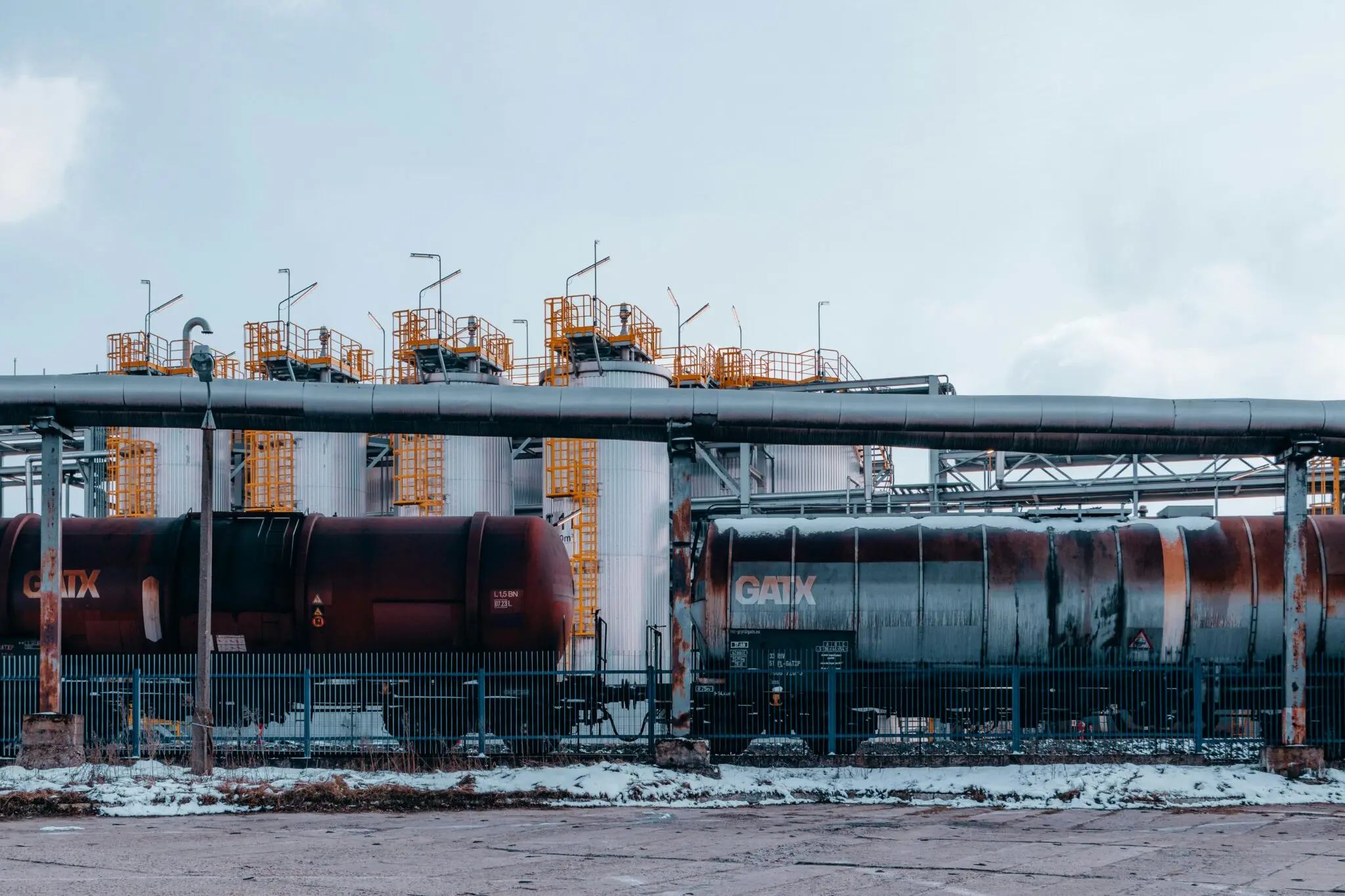Ejecutivos energéticos avisan: no queda margen mundial para amortiguar el shock petrolero de Irán 1 Moncloa precio del crudo