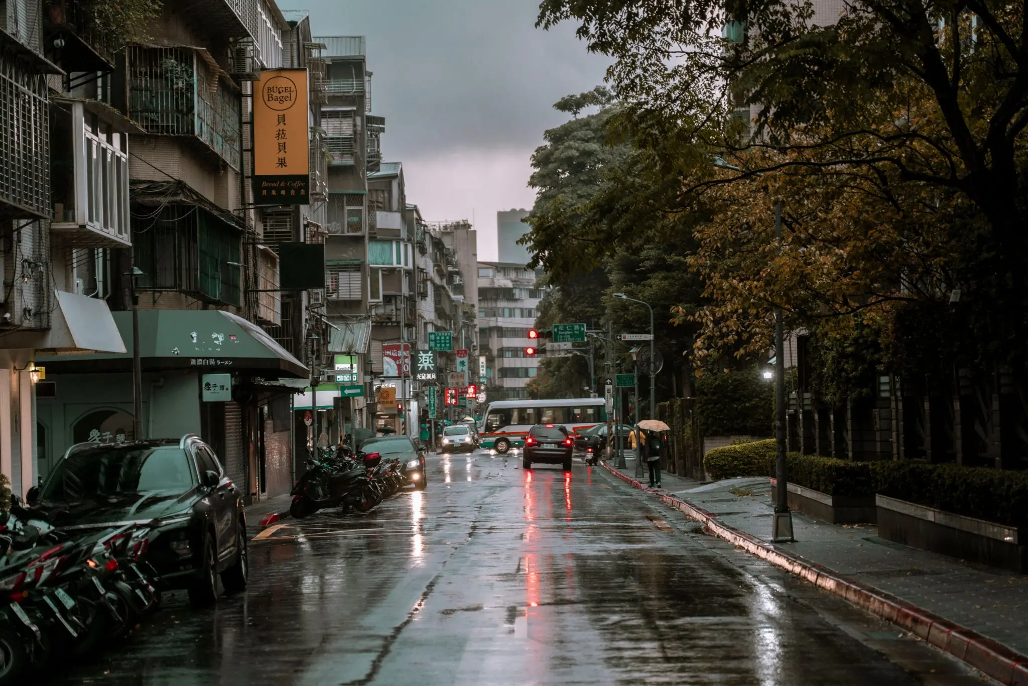Meteocat cambia el tiempo en Cataluña el fin de semana de la Castanyada: chubascos y frío para Todos los Santos 1 Moncloa lluvias Cataluña