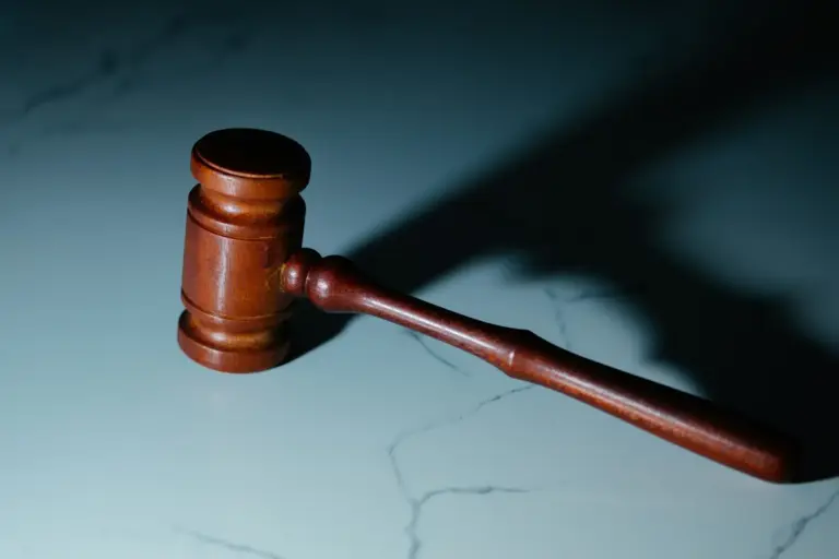 La Audiencia de Barcelona absuelve de prevaricación a la exconsejera de Salud por el retraso en la vacunación Covid