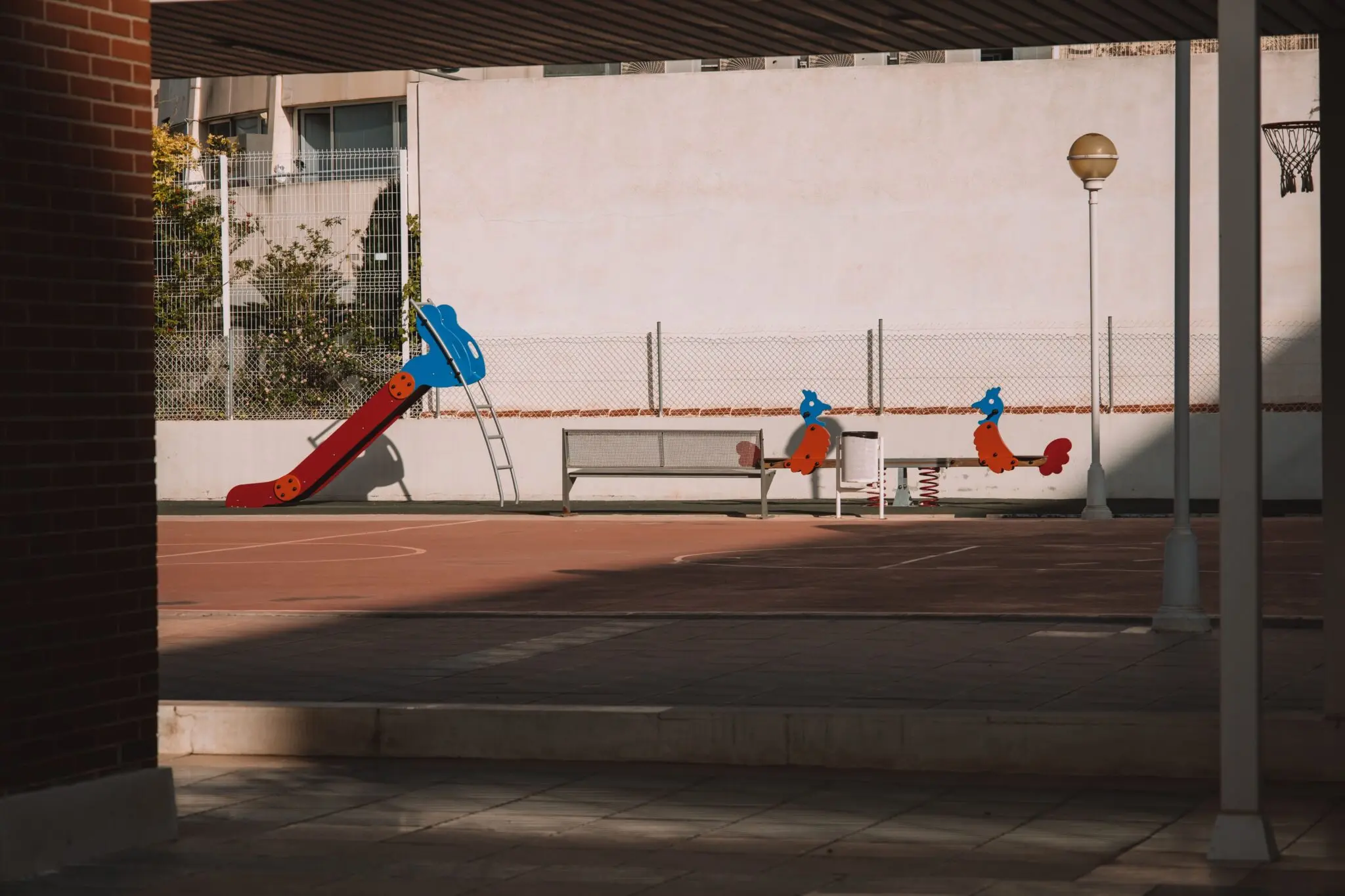 Vigo estudia retirar el caucho de los parques infantiles antes de que la normativa europea lo prohíba en 2031 1 Moncloa normativa europea caucho