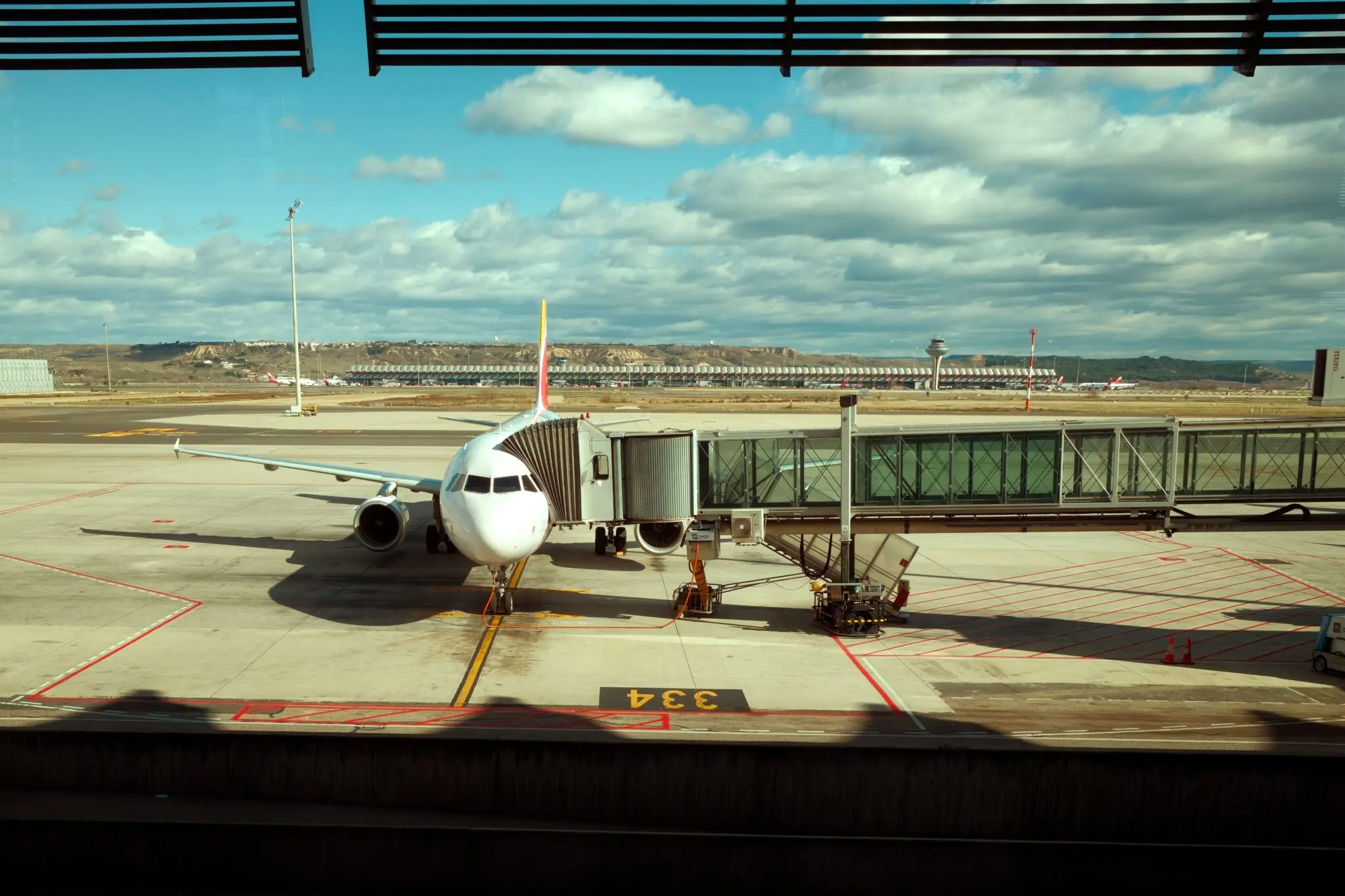 Iberia limita el precio de sus vuelos con Andalucía y añade 520 asientos en la nueva conexión Madrid-Málaga 1 Moncloa conexión Madrid Málaga